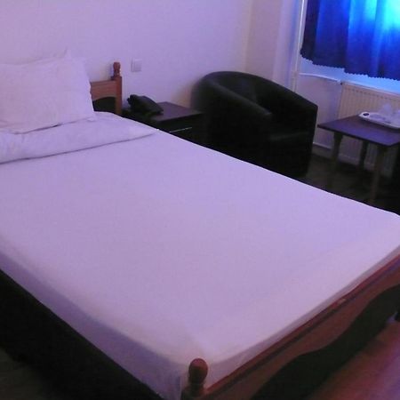 Hotel Uranus Бухарест Экстерьер фото