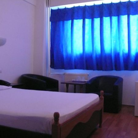 Hotel Uranus Бухарест Экстерьер фото