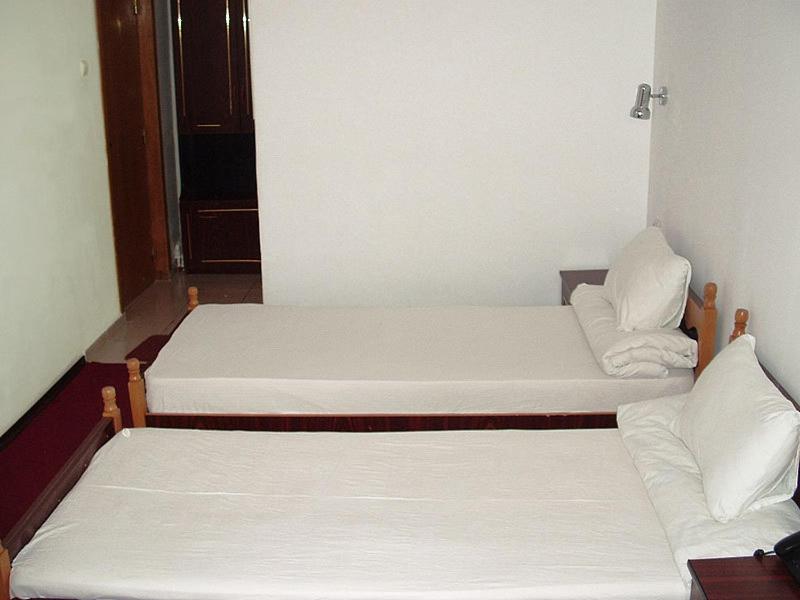 Hotel Uranus Бухарест Номер фото