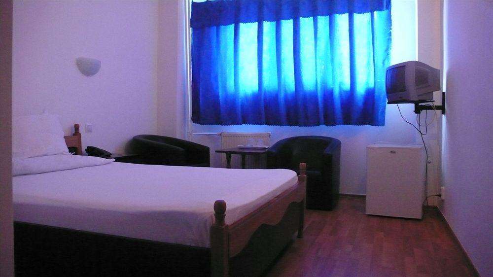 Hotel Uranus Бухарест Экстерьер фото